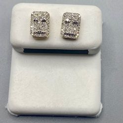 10KT Gold With Diamond Earrings (0.23CTW)