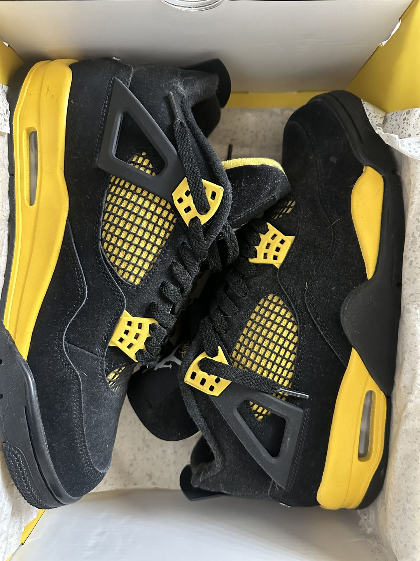 Jordan 4 Thunder