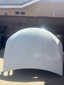 HOOD OEM 2017 TOYOTA CAMRY (WHITE) WITH HINGES.