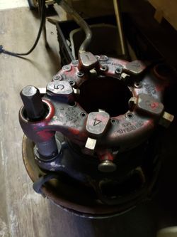 2.5 inch ‐ 4 inch pipe threader