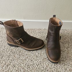 Womens Teva Rowena Boots (size 8.5)