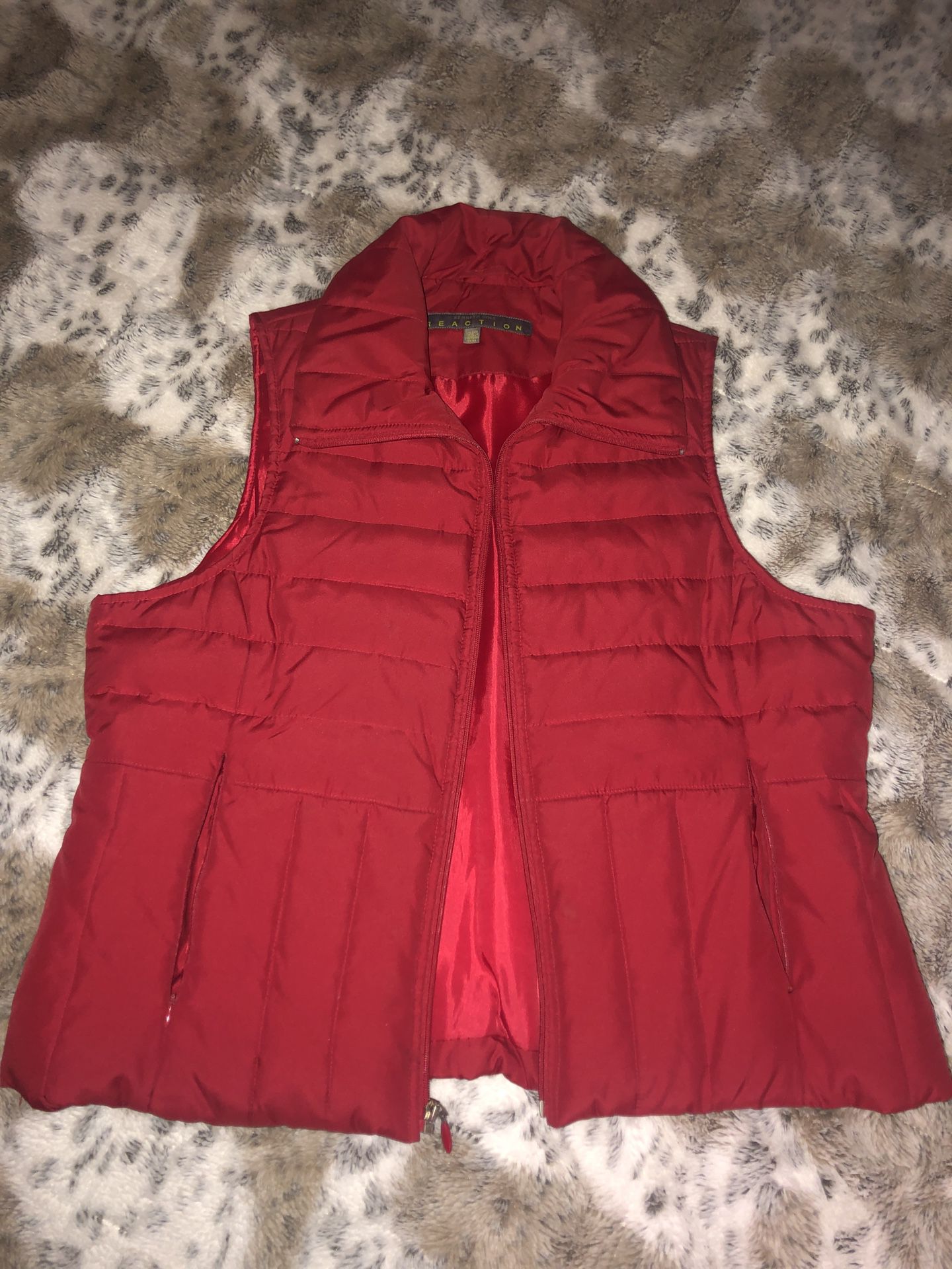Women’s XL red puffer vest – Kenneth Cole