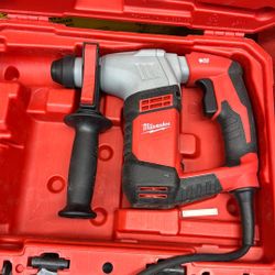 Milwaukee 5/8 Inch SDs Rotary Hammer 