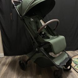 Mamazing travel stroller 11.8 Lbs