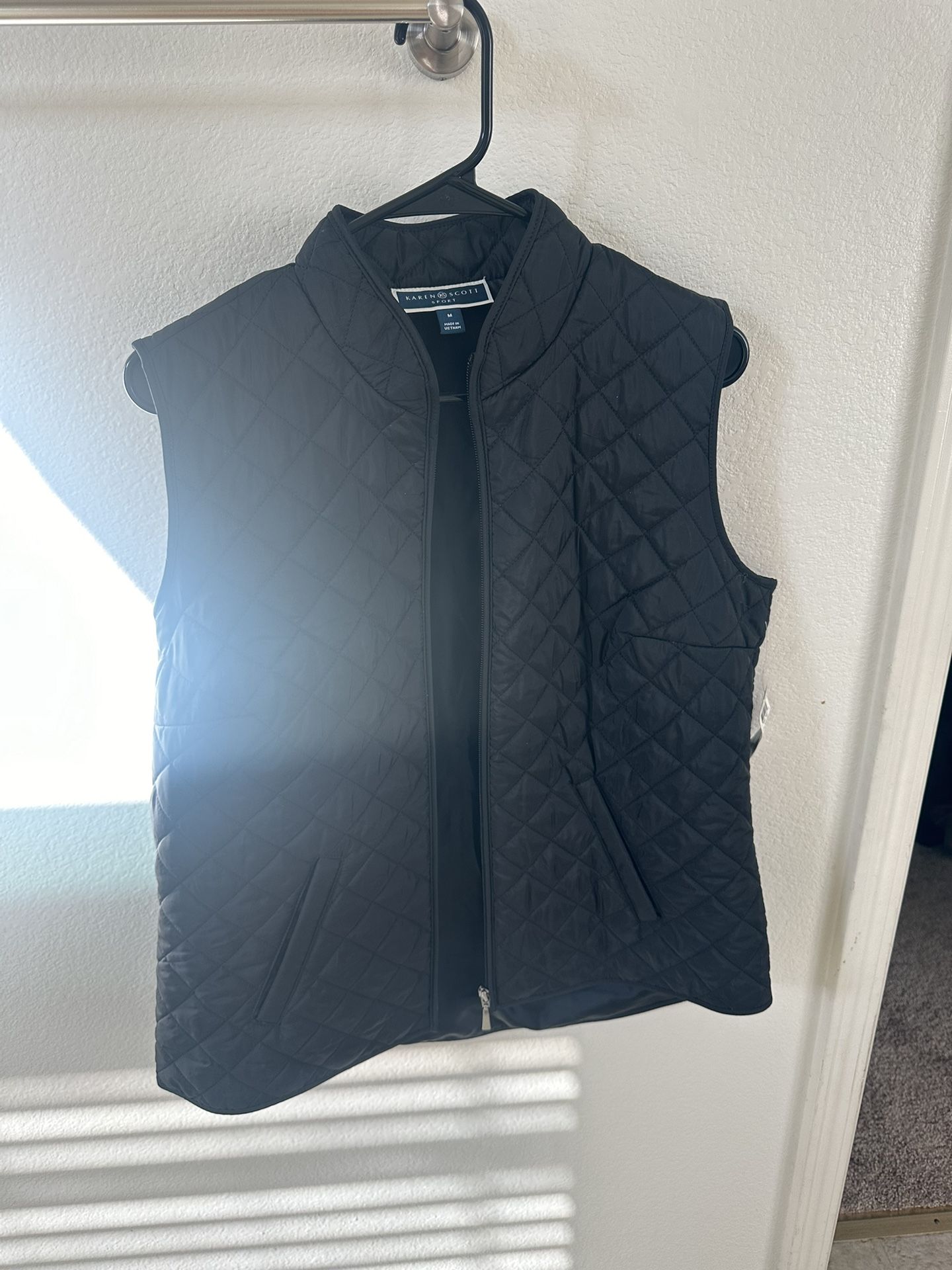 Puffer Vest Size Medium