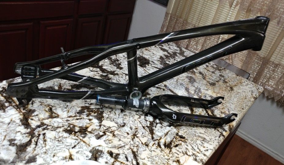 GT SPEED SERIES CARBON FIBER