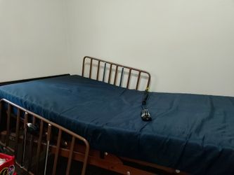 Adjustable medical bed