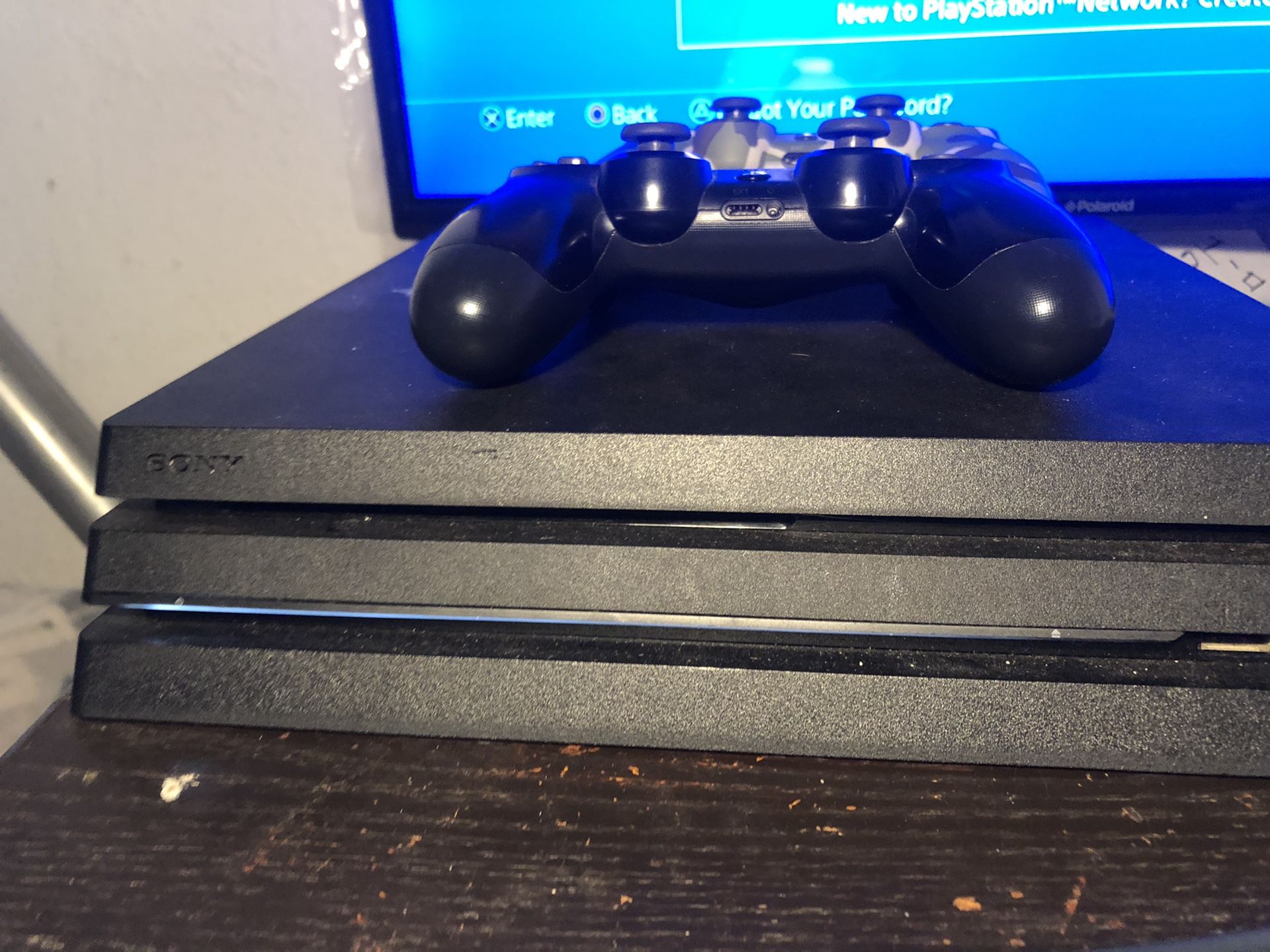 Ps4 pro with 11 games, 2 controllers, with headset