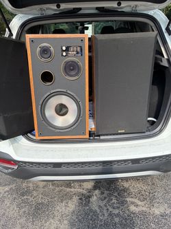 Acoustic speakers