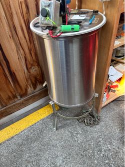 Maxant honey extractor