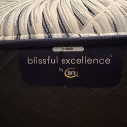 King Size Serta Blissful Excellence Hybrid Mattress