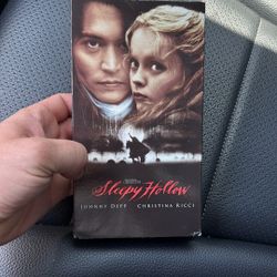SLEEPY HOLLOW VHS TAPE JOHNNY DEPP CHRISTINA RICCI HORROR FILM 2000