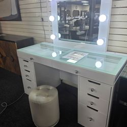 White Vanity Desk with Hollywood Mirror and Stool 🚚WE DELIVER🚚
