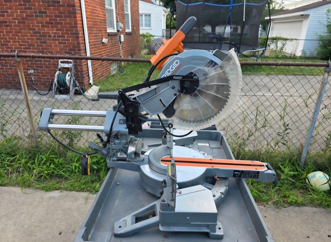 Ridgid 15 Amp Corded 12 in. Dual Bevel Sliding Miter Saw with 70 Deg. Miter Capacity and LED Cut Line Indicator