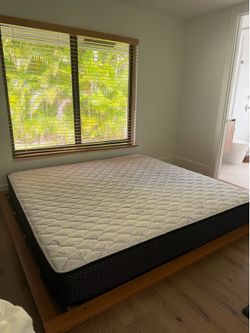 🔥 Solid Wood King Platform Bed + Mattress – Boca Raton (Pick Up Only)🔥