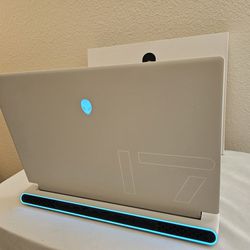 Alienware X17 R1  (Gaming Laptop) RTX 3080 / 32GB Ram 4k RES