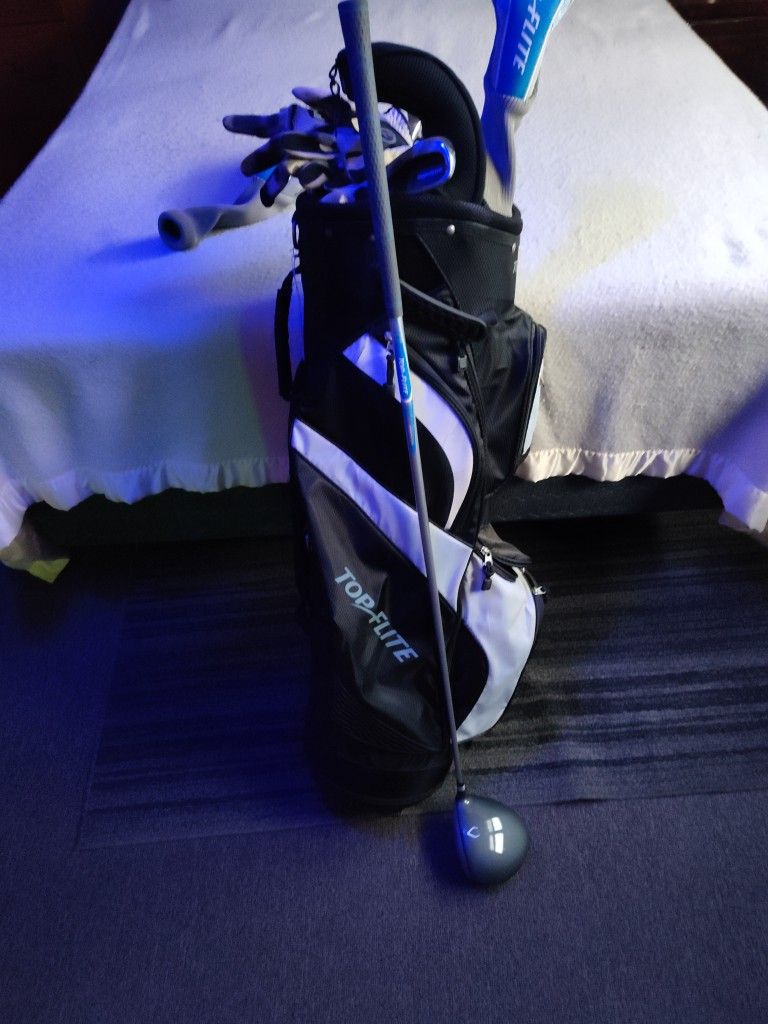 Brand New Top Flight Woods Iros N Bag Left Handed Never Used Only Asking 200.00 Dollars