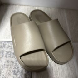 Nike Sandals  women 9 men 8