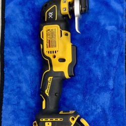 Dewalt DCS356 Cordless Oscillating Multi-tool Brushless Fuel Motor 20v Max Lithium Ion Li-ion Rechargable Battery Tool Job Site Professional DIY Home 