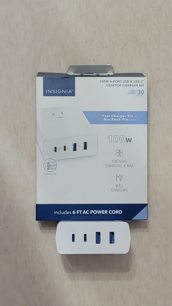 Insignia 100w 4-Port Charger