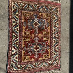 Vintage Rug 4’ X 6’