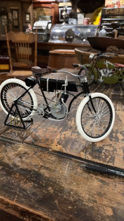 1(contact info removed)  1/6 scale H.D  diecast bike