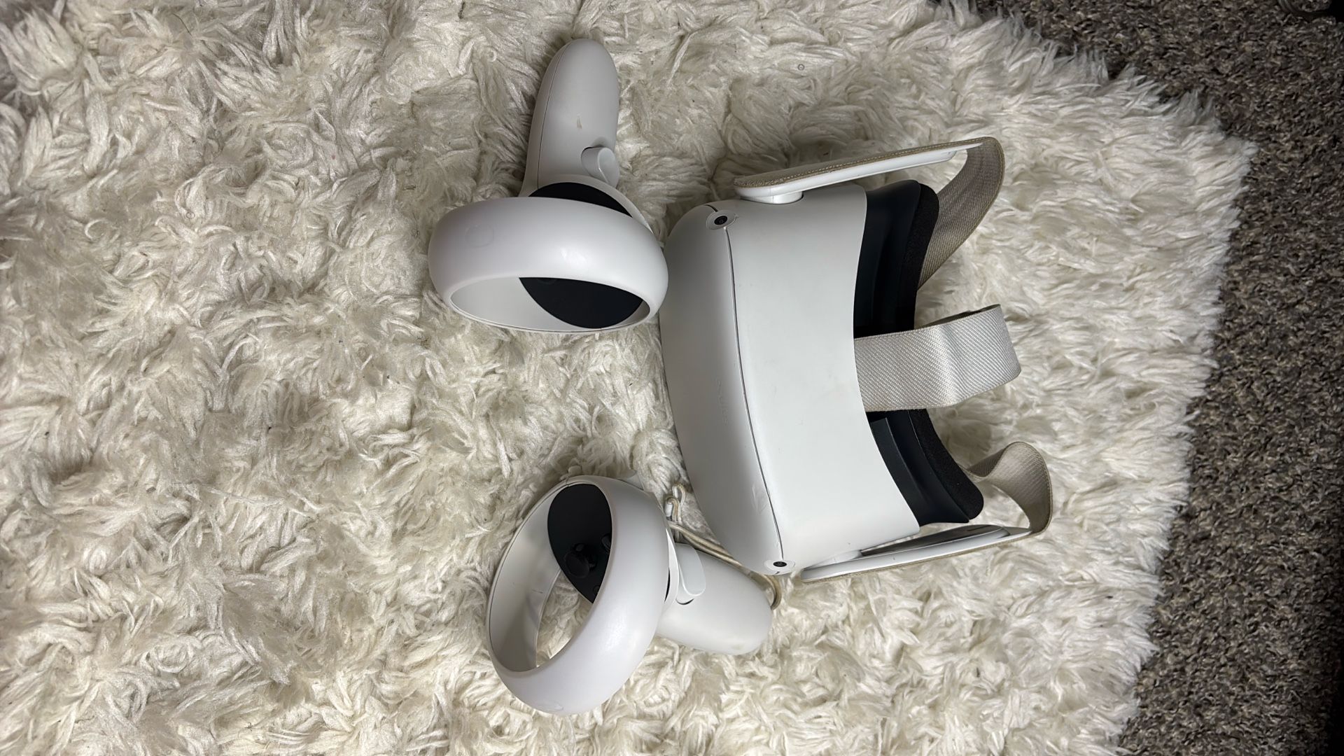 Oculus Head Set (quest 2)