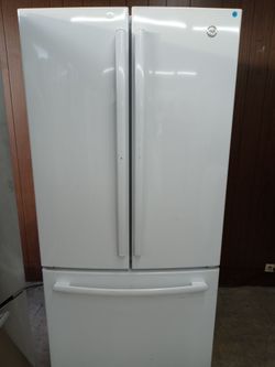 GE 33" white french door refrigerator - Free delivery