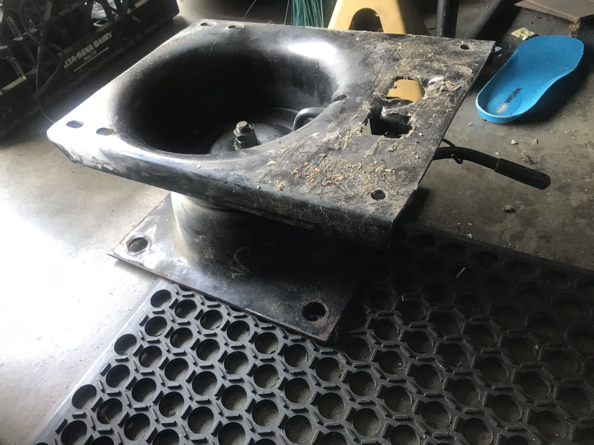 Vanning Front Captain Seat Swivels