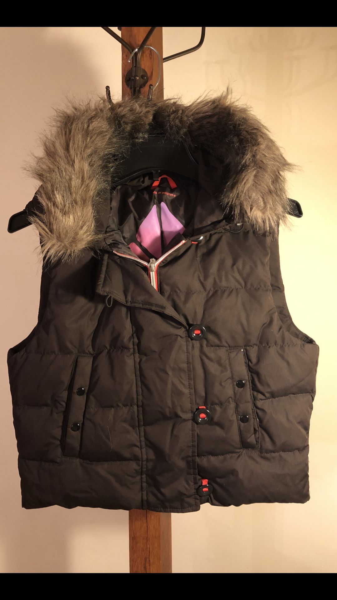 Gap Down Fitted Puffer Vest Women’s Medium