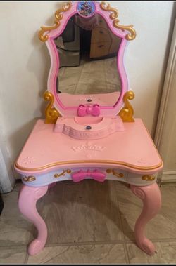 Disney Princess musical Vanity (firm price)
