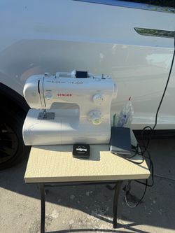 Singer Tradition Sewing Machine 100 dolares