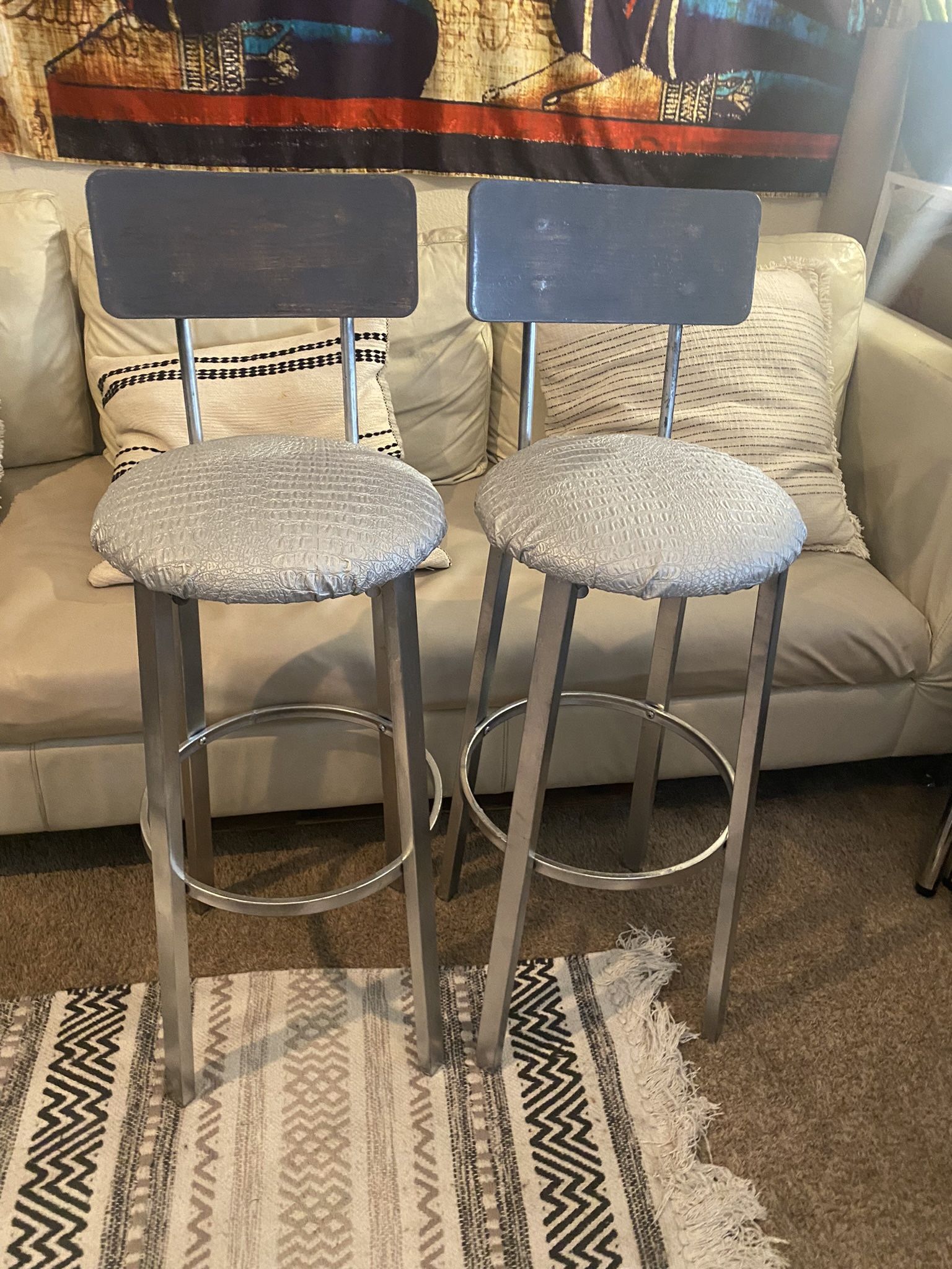 2 Bar Stools