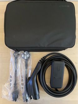 2022 - 2026 GMC Hummer Electric Pickup SUV EV charger 120v 240v charging cable