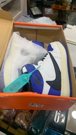 New Nike kids sneakers size 5.5