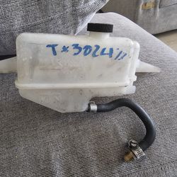 2014-2018 Infiniti Q50 Radiator Coolant Reservoir Overflow Bottle Tank Oem
