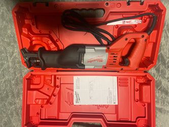 Milwaukee Sawzall Reciprocating Saw with Case