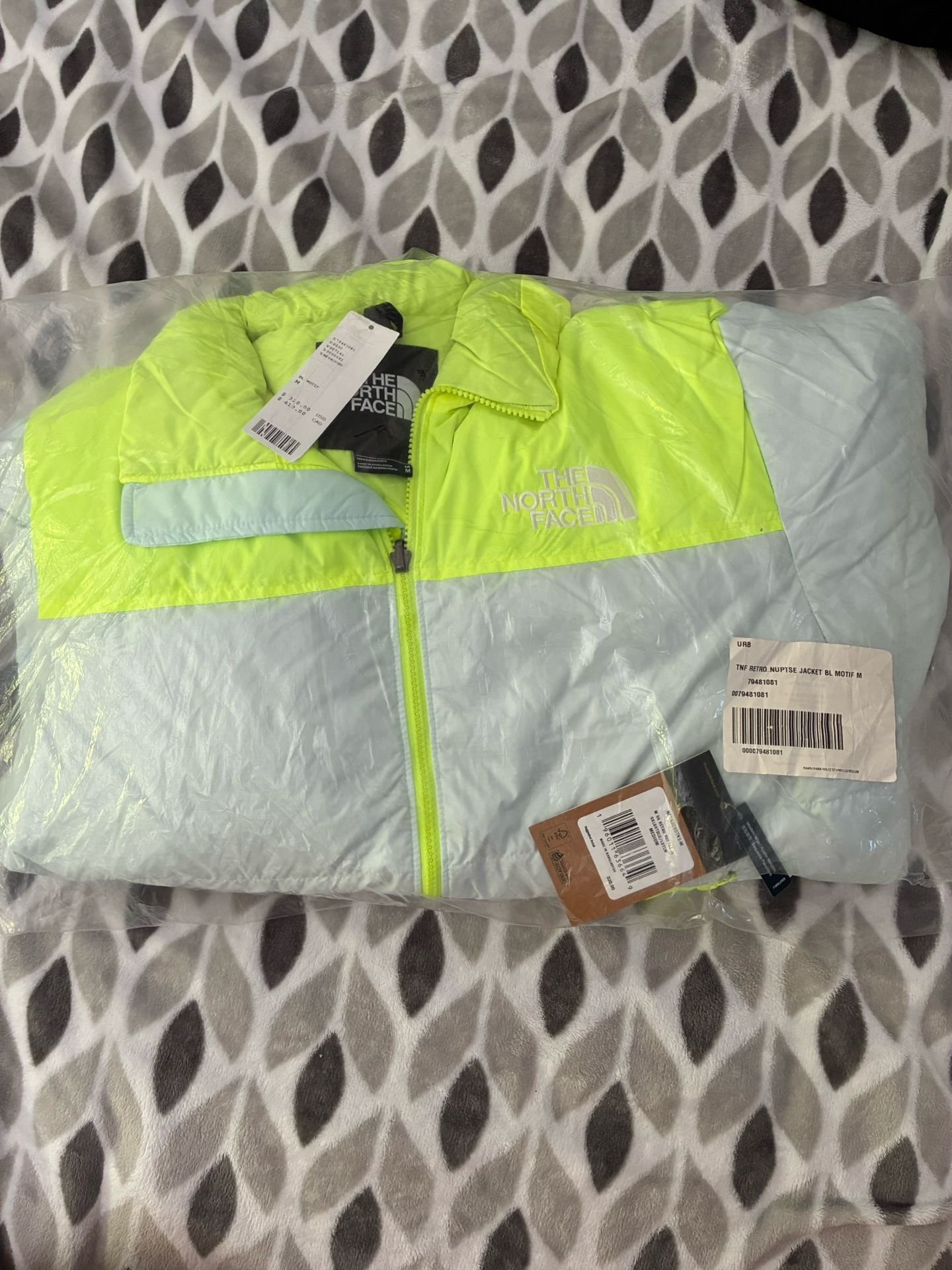 New The North Face Nuptse 700 m