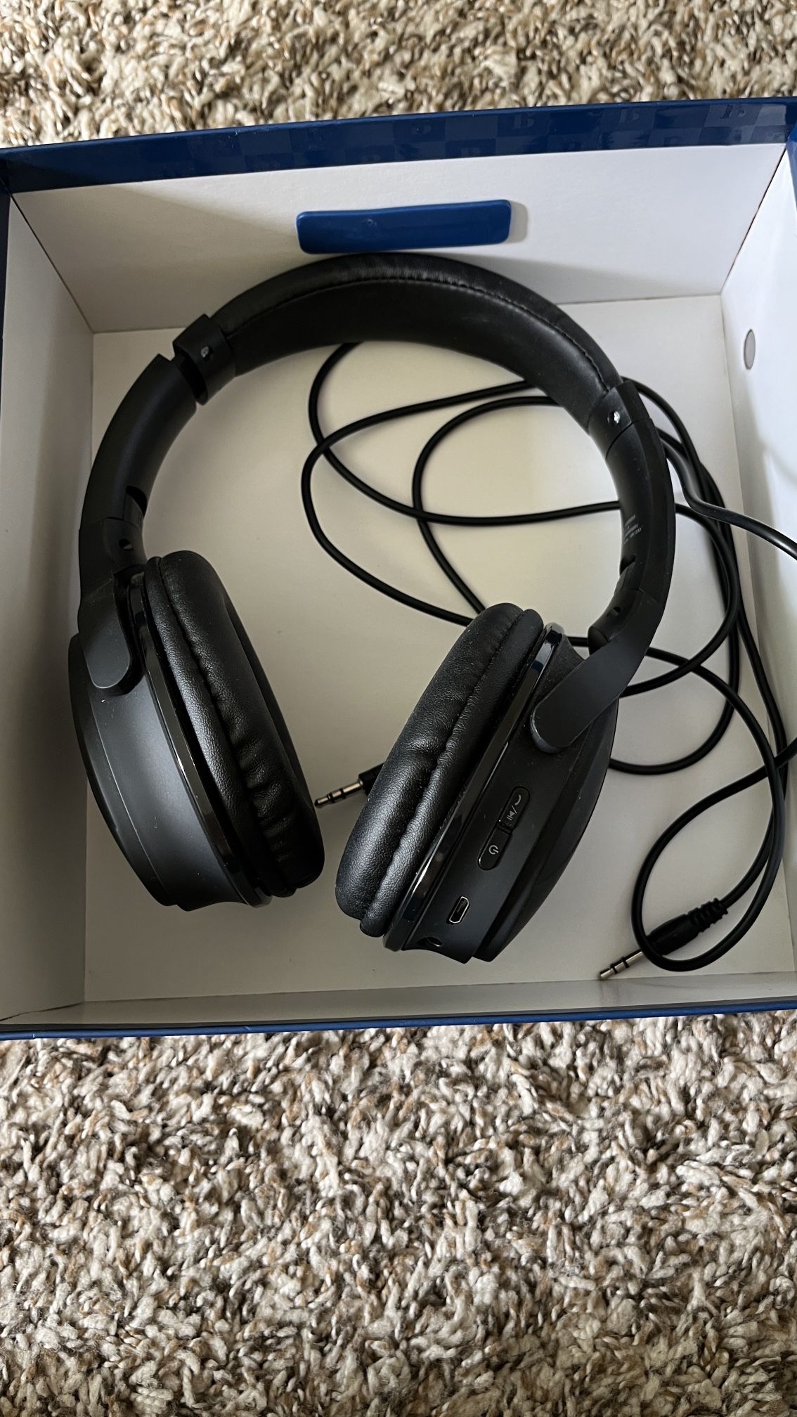 Brookstone Studio HD wireless Headphones for sale