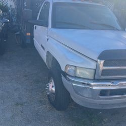 2000 Dodge Ram 3500 Turbo Diesel Titulo Limpio 200 Mil Millas