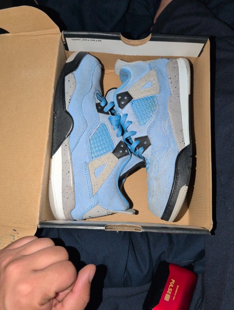 Retro Jordan University Blue 4 SZ 3Y
