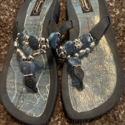 Grandco Woman’s Sandals Size 8. Used in Excellent Condition 