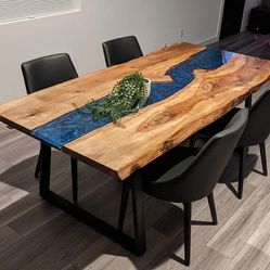 FREE DELIVERY - RIVER DINING TABLE