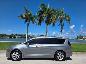 2019 Chrysler Pacifica Touring L Plus