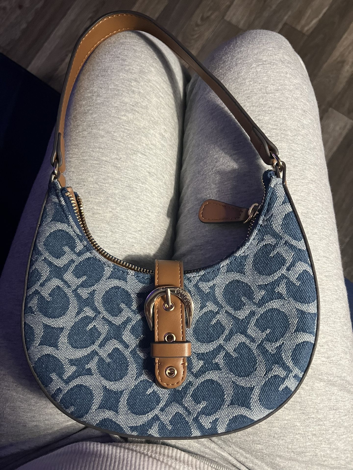 Guess purse