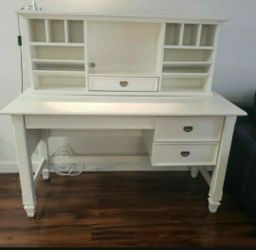 Contemporary Style Desk