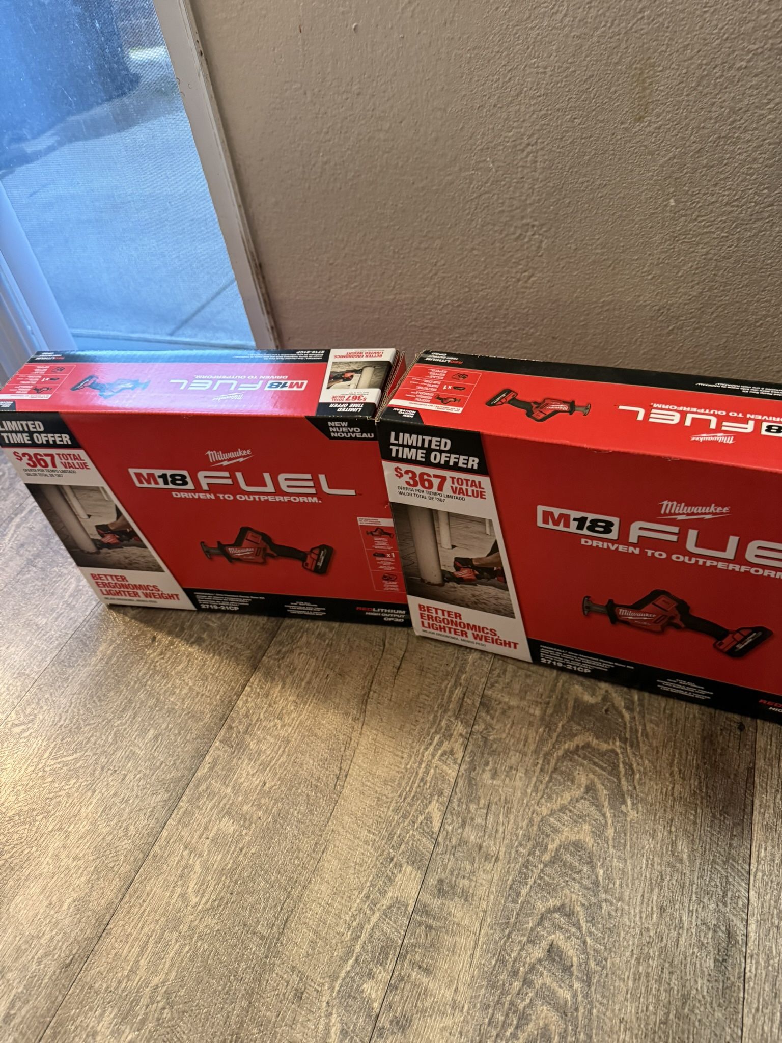 Milwaukee M18 hackzall with charger and battery