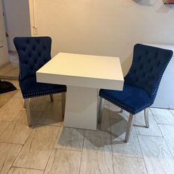 Table And Accent Chairs 