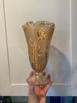 Jeanette Marigold Carnival Depression Glass Vase w/Iris