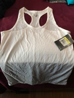 Women’s workout tank top size Small